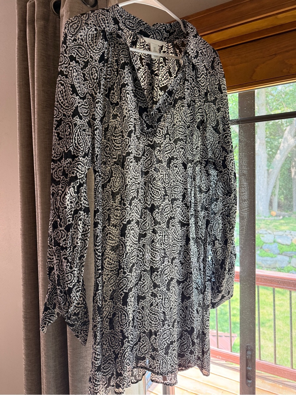 H&M Black and White Paisley Long-Sleeve Dress